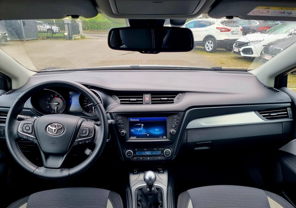 Toyota Avensis cena 59900 przebieg: 161000, rok produkcji 2016 z Wleń małe 232